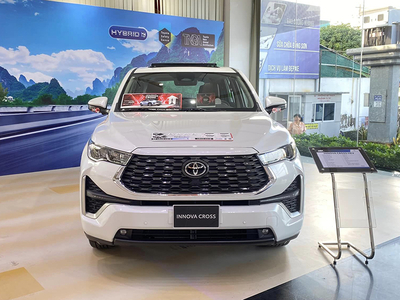 Toyota Innova Cross HEV 2024