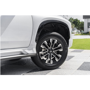 New Mitsubishi Pajero Sport Gasoline 4x4 AT - STD