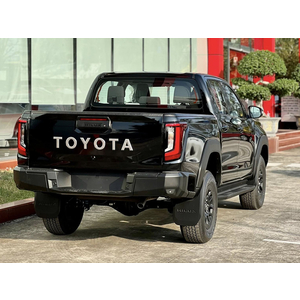 Toyota Hilux Standard 2.8L 4x2 MT