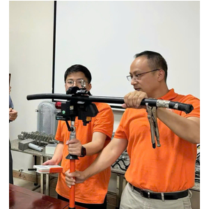 Dụng bóc vỏ cáp điện trên cao dùng điều khiển không dây tự động AHSE-ST-2