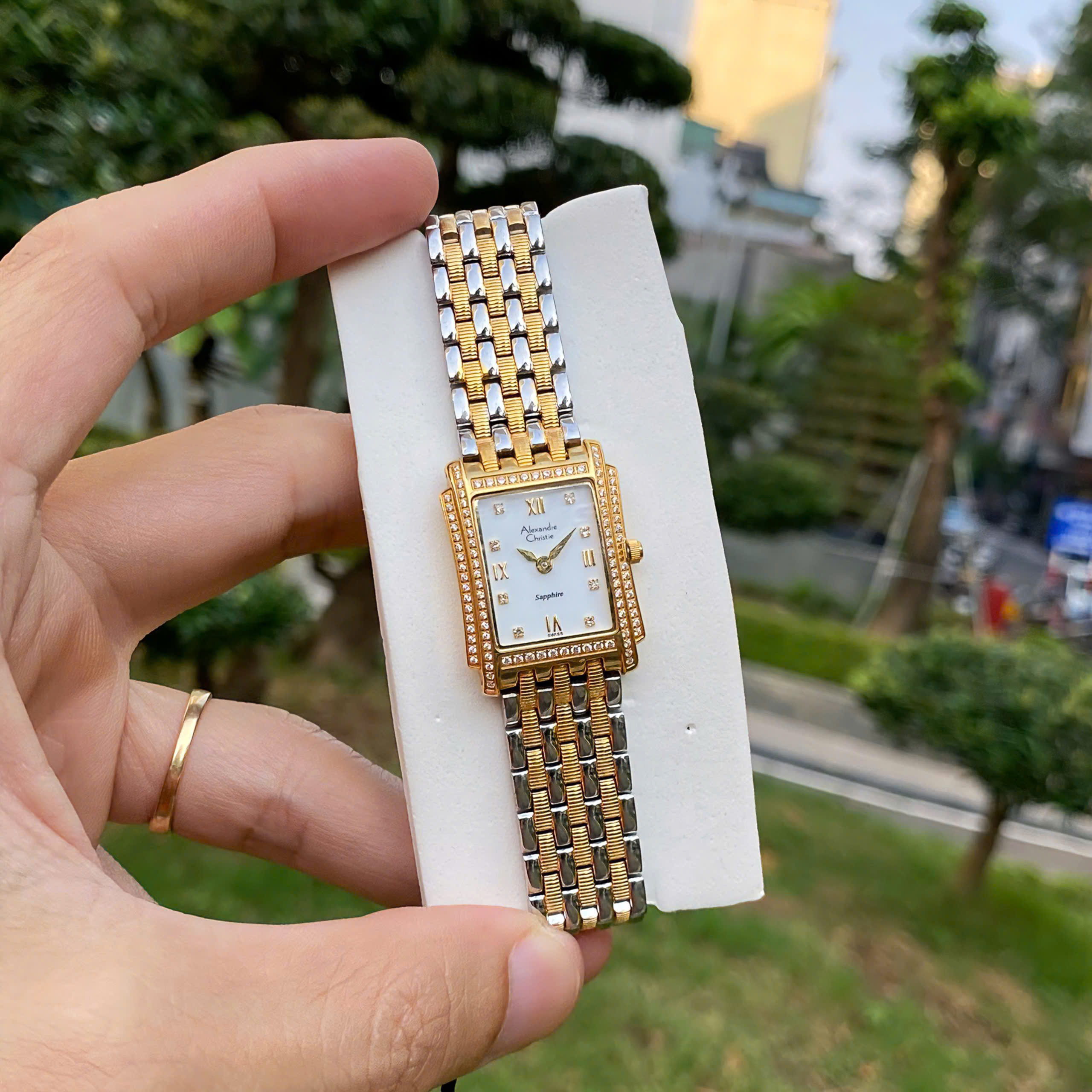 Đồng Hồ Nữ Alexandre Christie AC8B53A-LDGPGO Chính Hãng – Sang Trọng Với Thiết Kế Mặt Chữ Nhật Cá Tính