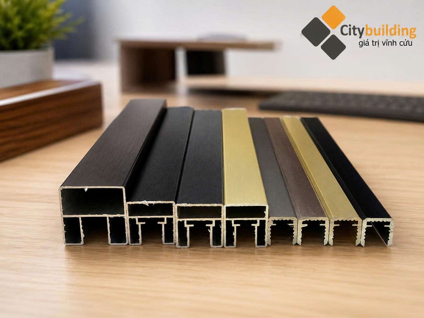 Báo giá cầu thang kính theo mét dài, loại kính, tay vịn, phụ kiện và hiện trạng thi công. Citybuilding sản xuất, gia công và lắp đặt theo yêu cầu.