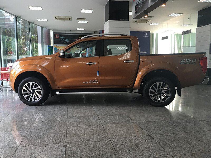 Xe bán tải Nissan Navara VL