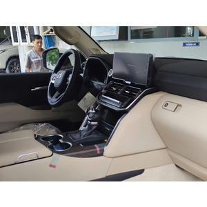 Toyota Land Cruiser LC300 HEV