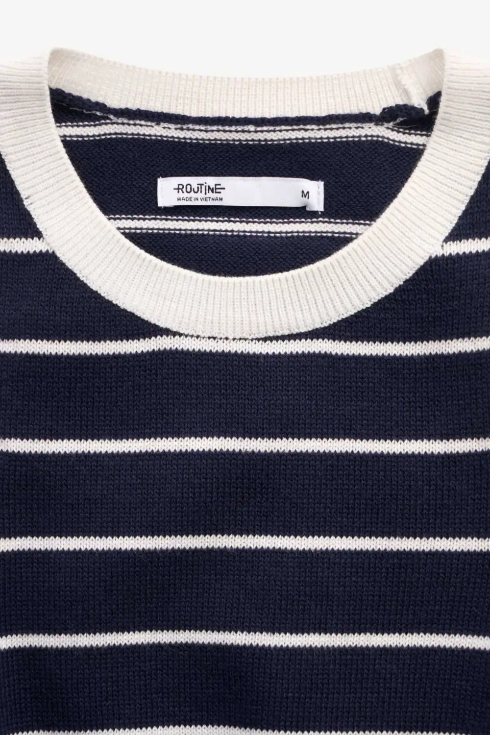 Áo dệt kim nữ sát nách. Fitted cropped