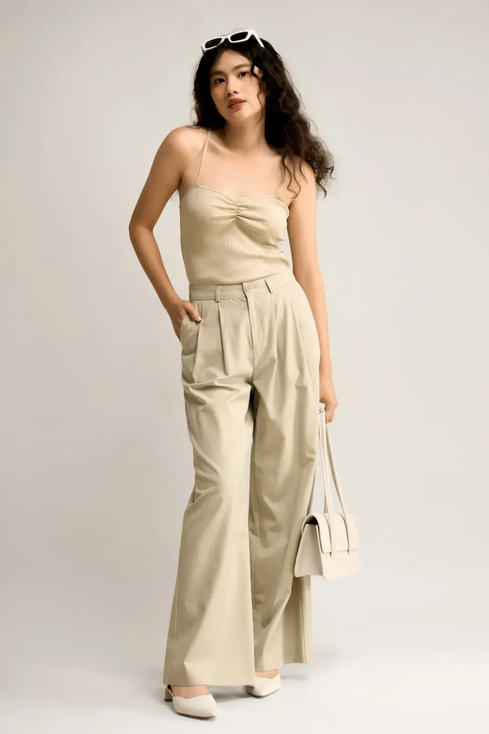 Áo hai dây cổ tim Slim