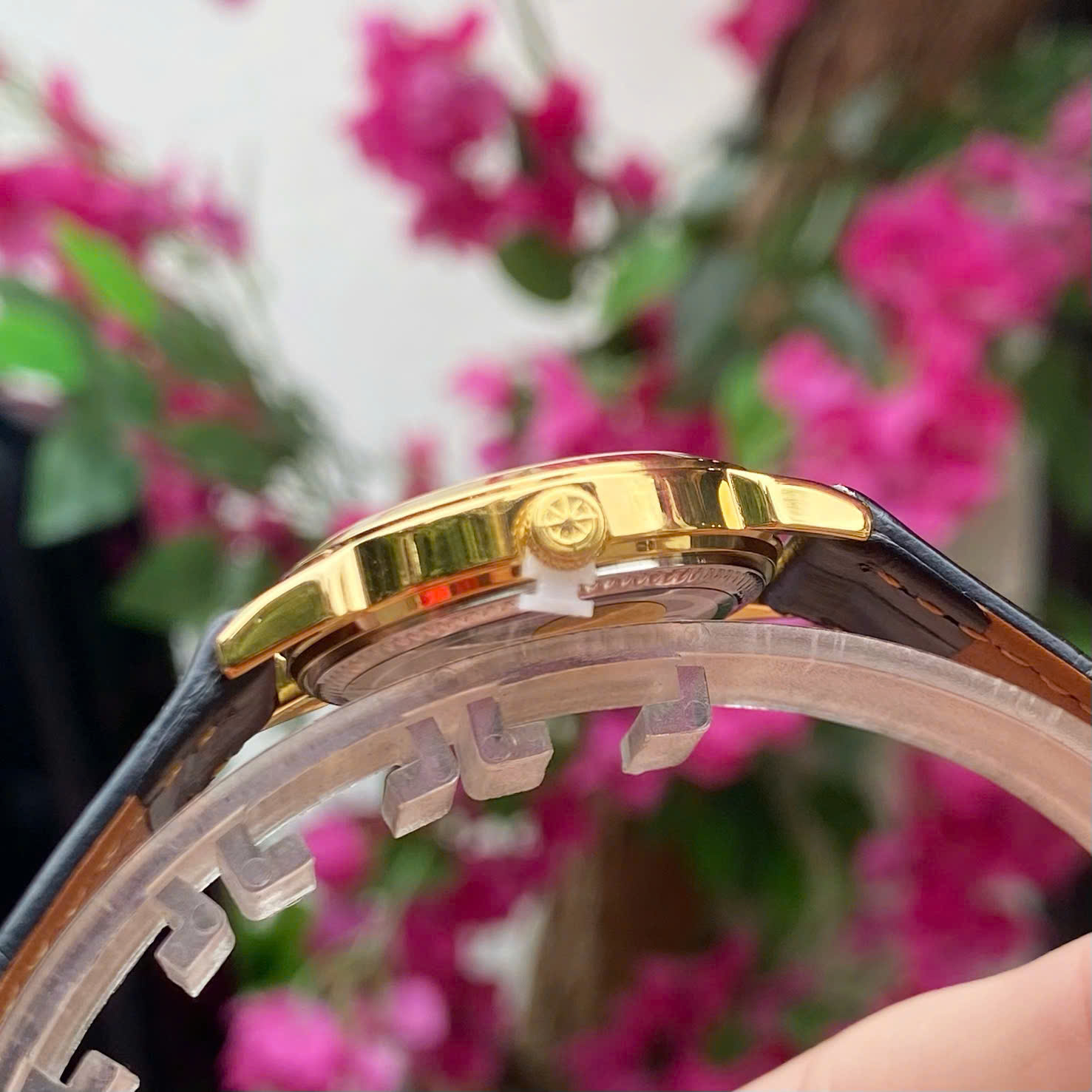 Aolix AL9094L - Thiết Kế Đẳng Cấp – Tôn Vinh Vẻ Đẹp Phái Nữ