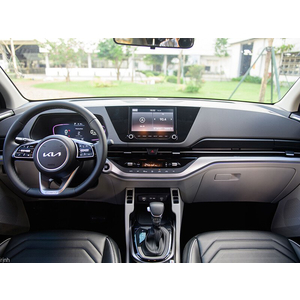 KIA Carens 1.5G Luxury