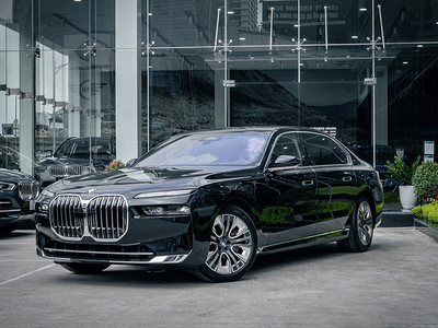 BMW 740i Pure Excellence 2023