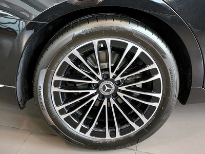 Mercedes-Benz S 450 4MATIC 2025