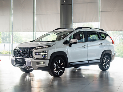 New Mitsubishi Xpander AT Cross