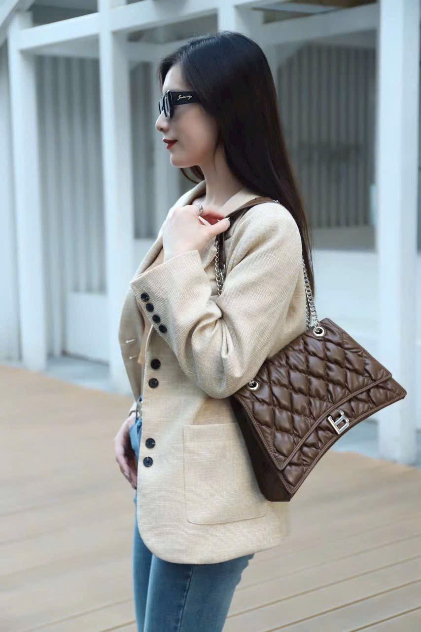 Túi nữ khoác vai Classic Flap Medium B9231