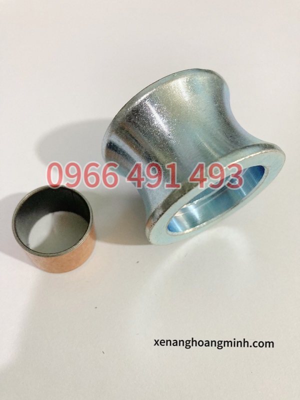 con lăn xe nâng tay cao- phụ tùng xe nâng tay Hoàng Minh- sửa xe nâng tay Hoàng Minh