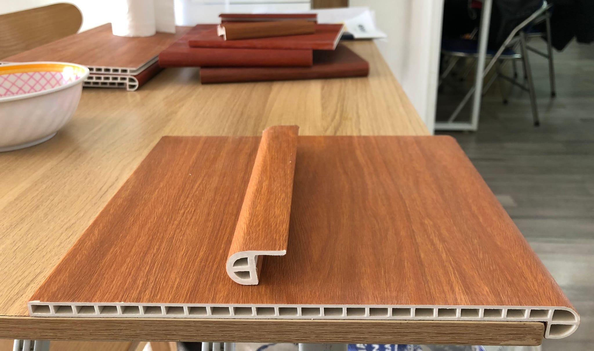 Bậc cầu thang nhựa giả gỗ HRM-STAIR-HN