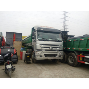 Bán xe đầu kéo 2 cầu Howo 371 Ps, cabin HW 76, có hồ sơ kéo mooc ben giá tốt nhất