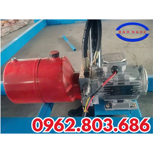 BÁN DOCK LEVELER DÙNG ĐIỆN 3 PHA – GIẢI PHÁP TẢI HÀNG AN TOÀN, NHANH CHÓNG CHO NHÀ MÁY & NHÀ XƯỞNG