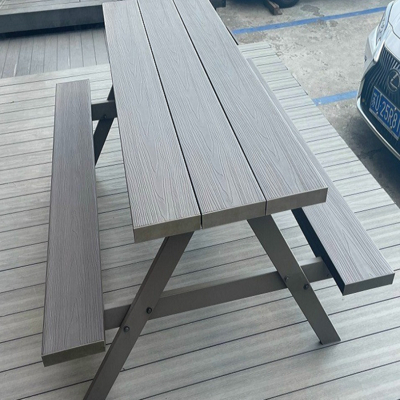 BÀN GHẾ GỖ NHỰA NGOÀI TRỜI HÌNH CHỮ A SW-BG.DN.HM