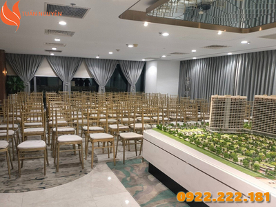 Bàn ghế sự kiện phong cách tối giản