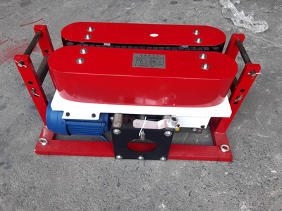 Bàn giao 10 chiếc máy đẩy cáp cho khách hàng tại điện gió bạc liêu