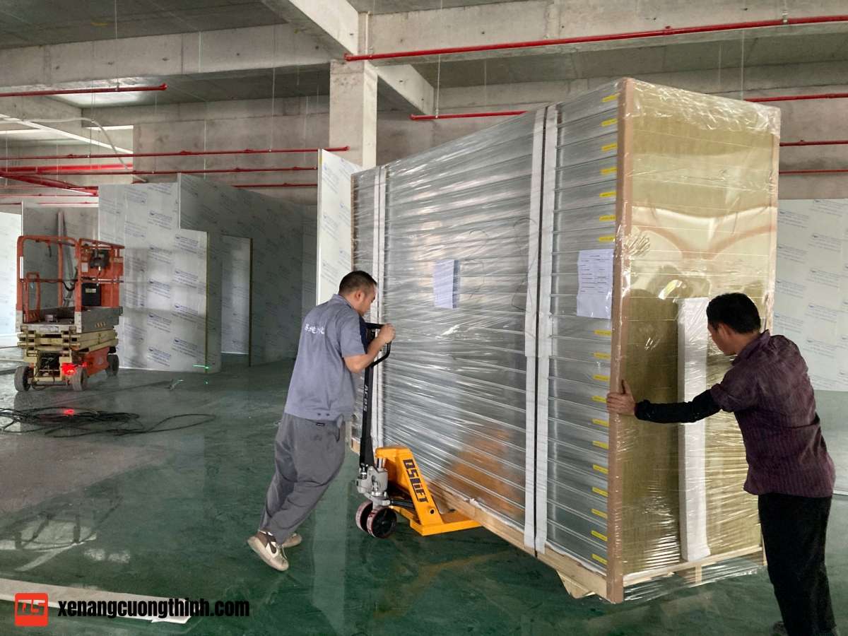 Test Tải Xe Nâng Tay 2.5 Tấn Tại Kho Khách Hàng