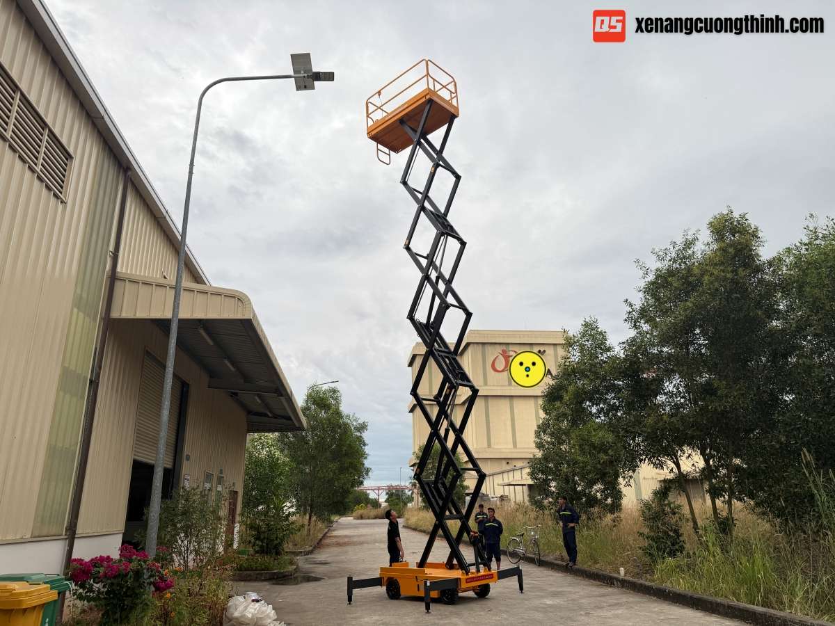 Thang Nâng Người Bán Tự Hành Giá Rẻ 11m | Xe Nâng Cường Thịnh
