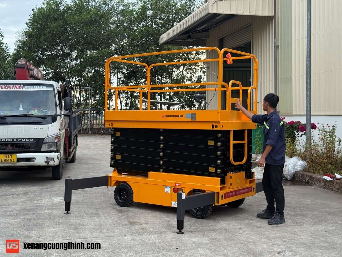 Thang Nâng Người Bán Tự Hành Giá Rẻ 11m