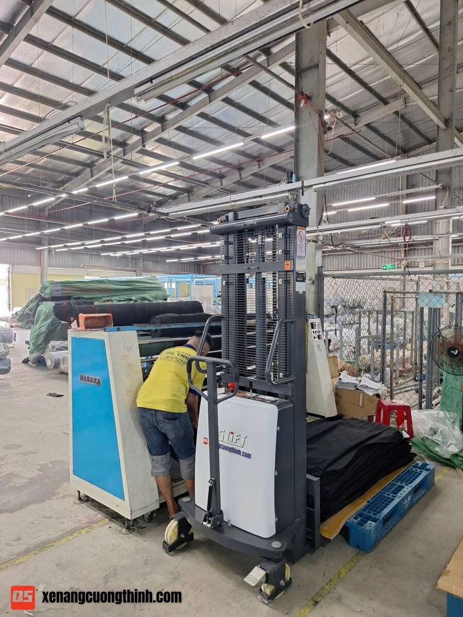 Bàn Giao Xe Nâng Bán Tự Động | Xe Nâng Cường Thịnh