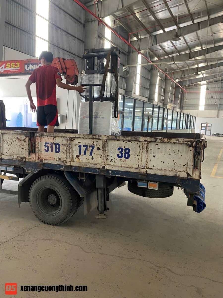Bàn Giao Xe Nâng Bán Tự Động | Xe Nâng Cường Thịnh