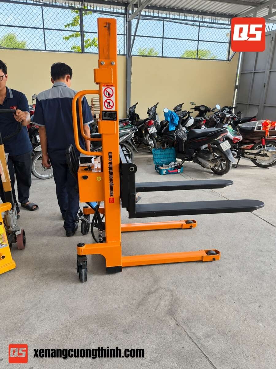 Xe Nâng Bán Tự Động Giá Rẻ 600kg QSLift QSS20E