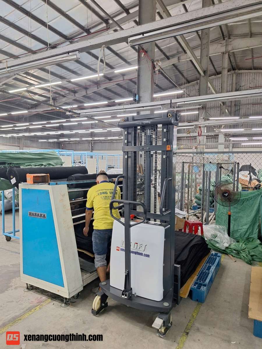 Bàn Giao Xe Nâng Bán Tự Động 1.5 Tấn QSS15 | Xe Nâng Cường Thịnh