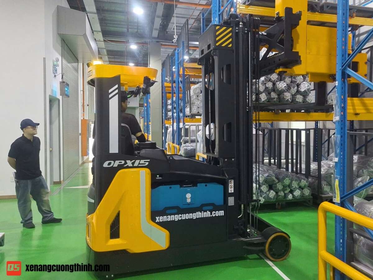 Bàn Giao Xe Nâng Điện 3 Chiều VNA OPX15 | Xe nâng Cường Thịnh