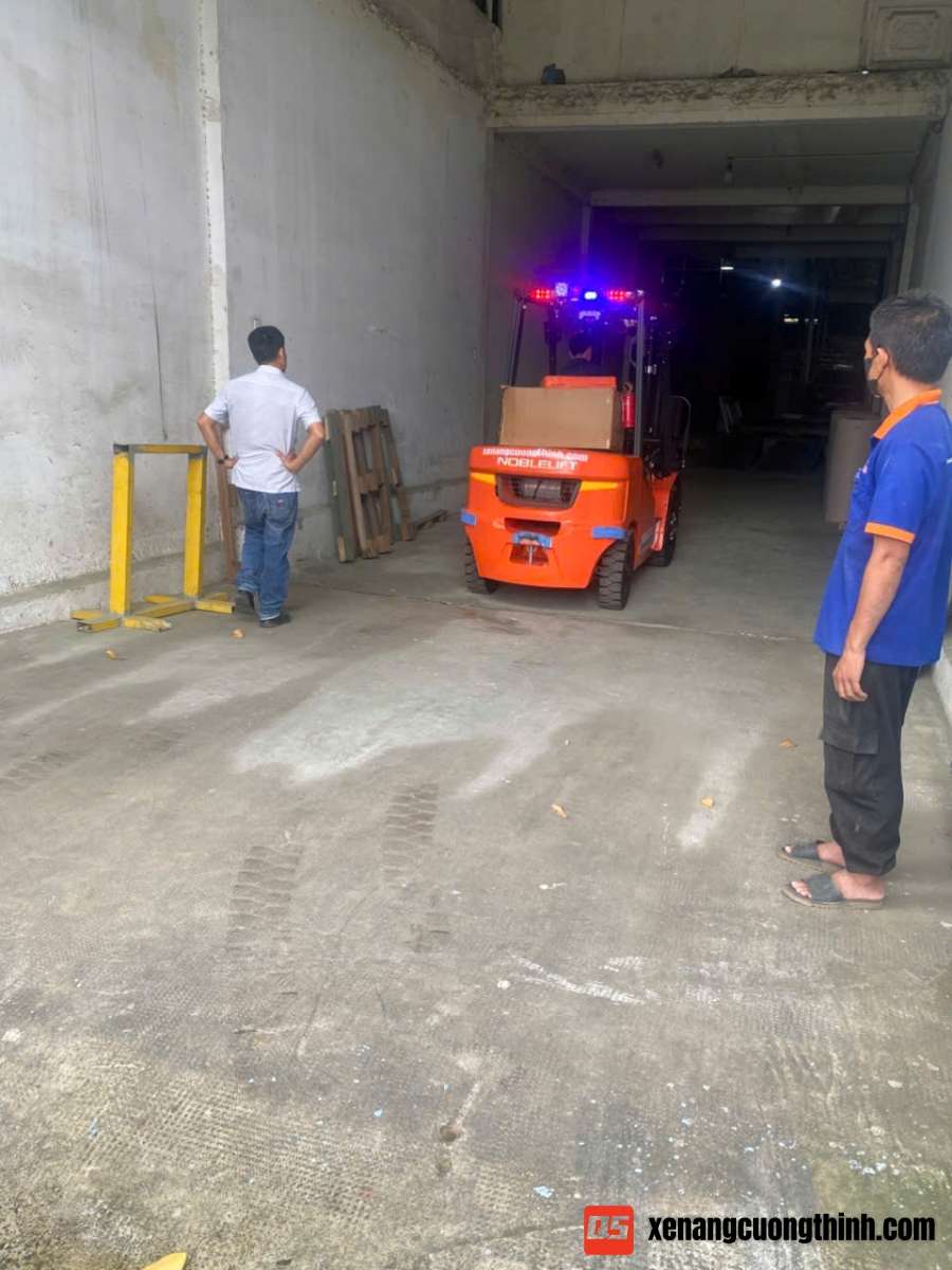 Bàn Giao Xe Nâng Điện Ngồi Lái 3.5 Tấn | Xe Nâng Cường Thịnh