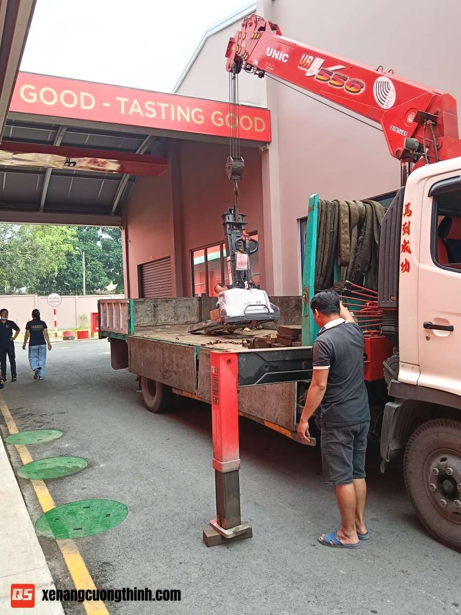 Bàn giao xe nâng tự leo tại Bình Dương - Thủ Đức