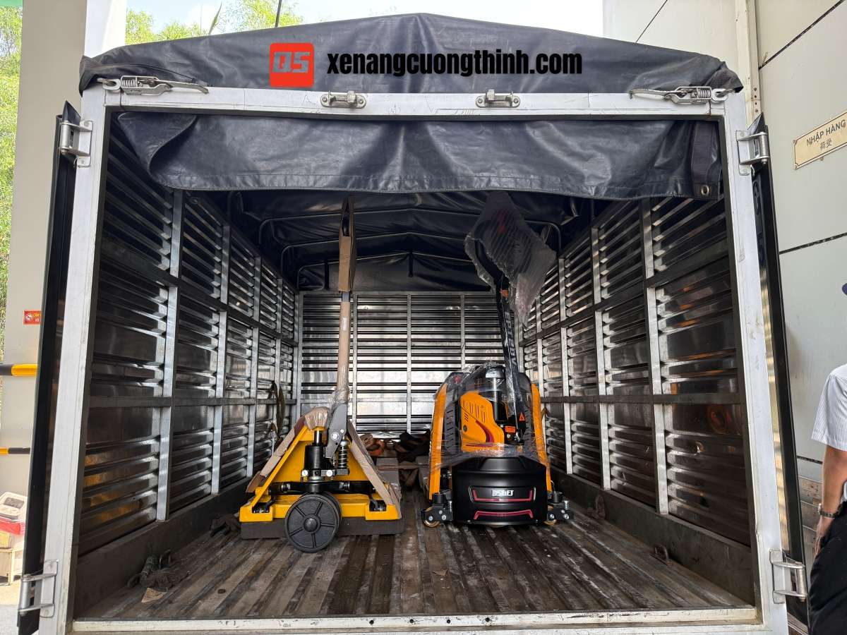 Bàn Giao Xe Nâng Tay Điện 2 Tấn Pin Lithium | QSLift EPT20V