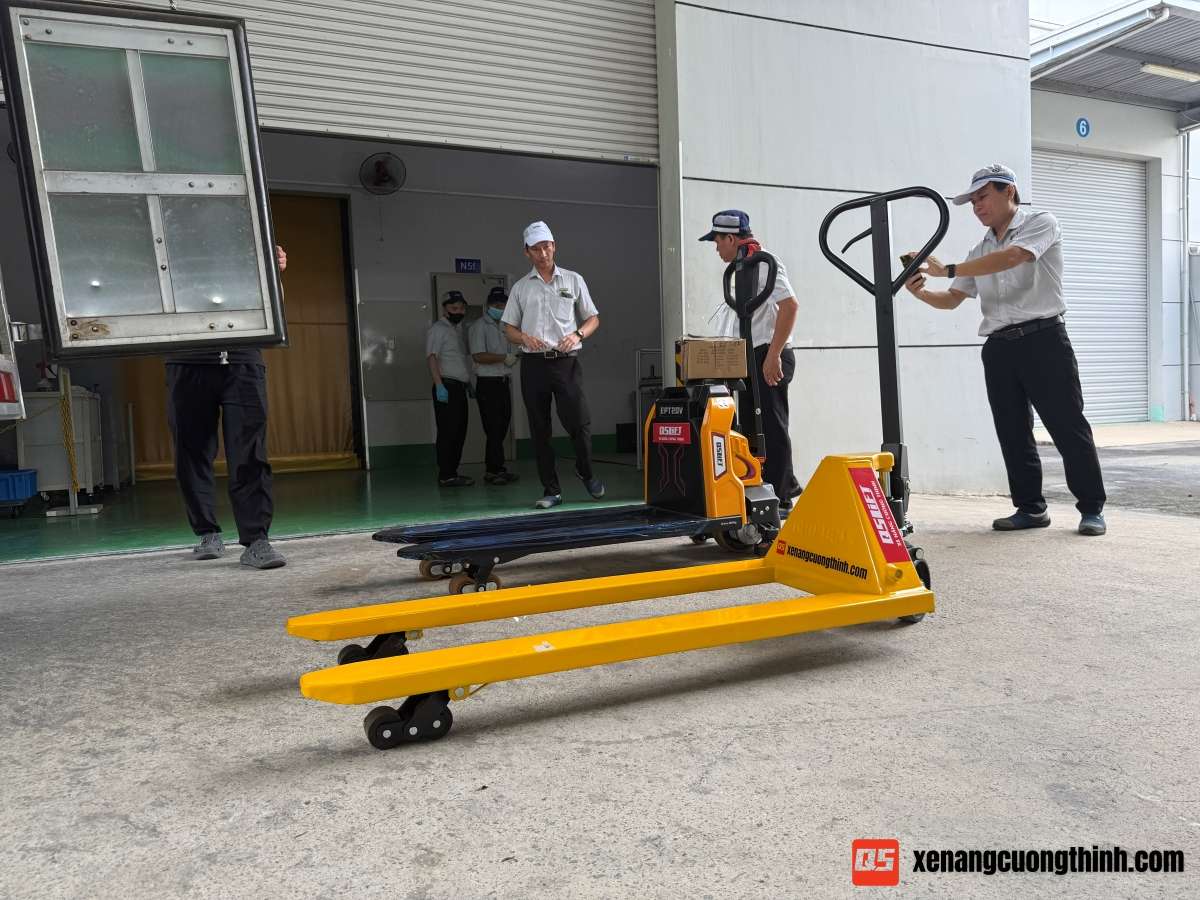 Bàn Giao Xe Nâng Tay Điện 2 Tấn Pin Lithium | QSLift EPT20V