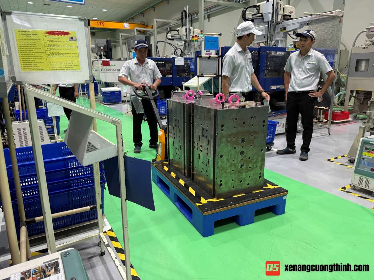 Bàn Giao Xe Nâng Tay Điện Lithium 2 Tấn QSLift EPT20V