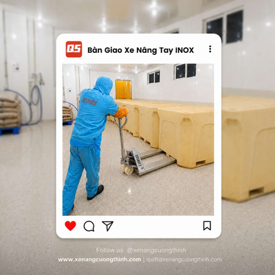 Giải Pháp Bàn Giao Xe Nâng Tay Inox Cho Pallet Gầm Thấp Trong Kho Thủy Sản