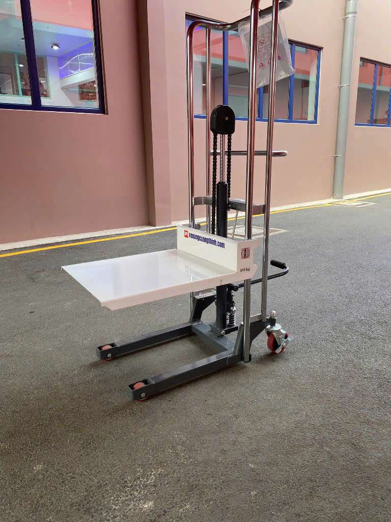 Bàn giao xe nâng tay mini 200kg - 400kg PS0415 | Xe nâng Cường Thịnh