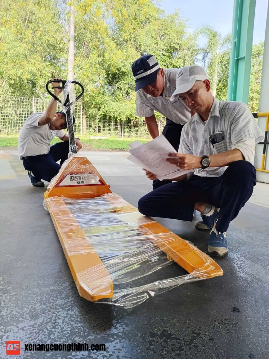 Bàn Giao Xe Nâng Tay Siêu Dài QSLift | Xe Nâng Cường Thịnh