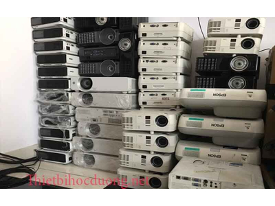 Máy chiếu Cũ Sony Chiếu bóng đá