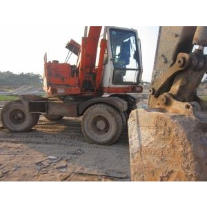 Bán máy xúc đào bánh lốp SOLA 130 SX 97 cũ đã qua sử dụng