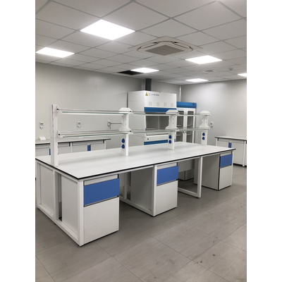 Bàn thí nghiệm trung tâm sản xuất tại Việt Nam