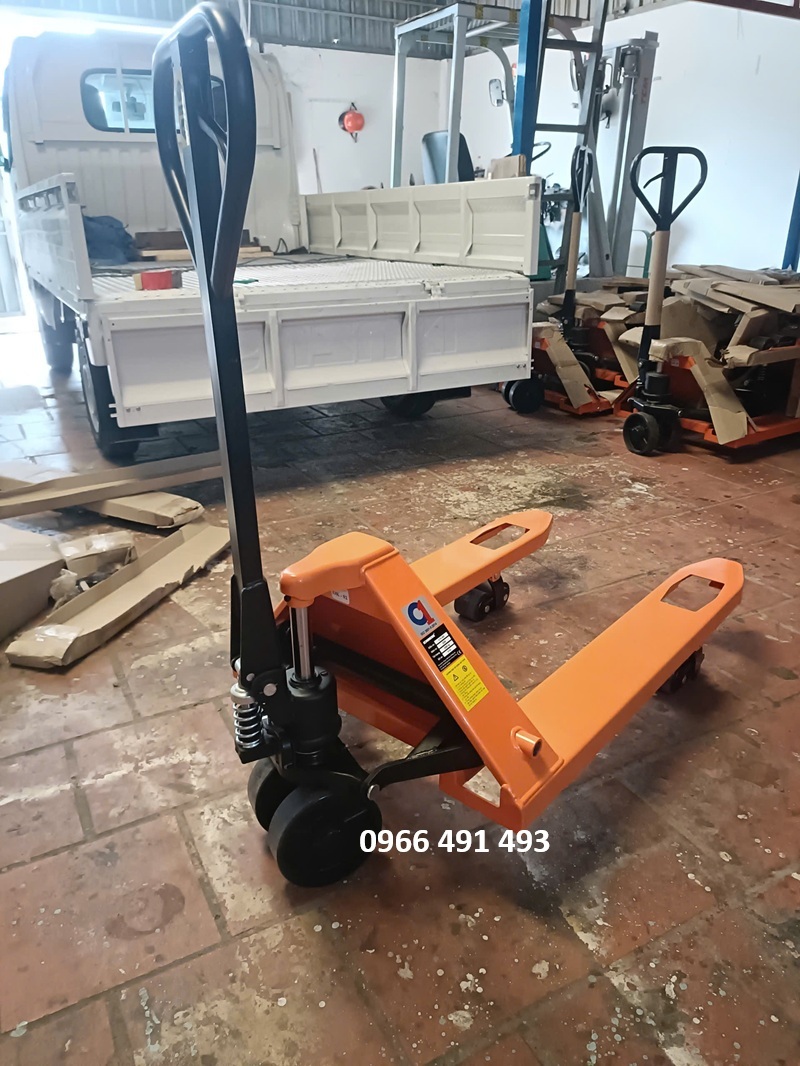 xe nâng tay 2500kg hiệu ichimens, càng ngắn 680x950mm