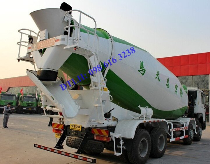 Bán xe trộn bê tông 4 chân HOWO 12 14 16 18 khối, động cơ 380 Ps giá tốt nhất tại Hà Nội