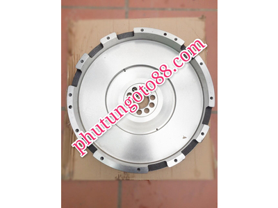 BÁNH ĐÀ XE ISUZU ĐẦU KÉO, XE ISUZU BƠM BÊ TÔNG 6WF1