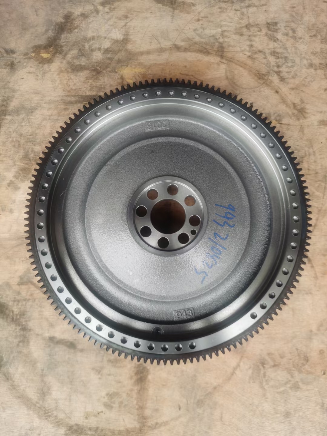 Bánh Đà Xe Tải ISUZU 15 Tấn FVM FVR 6HK1