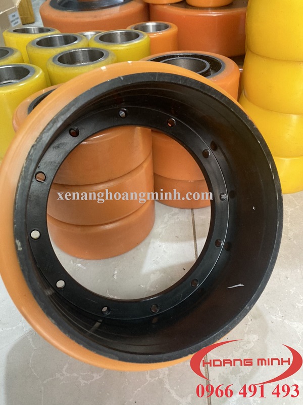 Bánh xe nâng điện PU 210x70/83  6 lỗ ốc