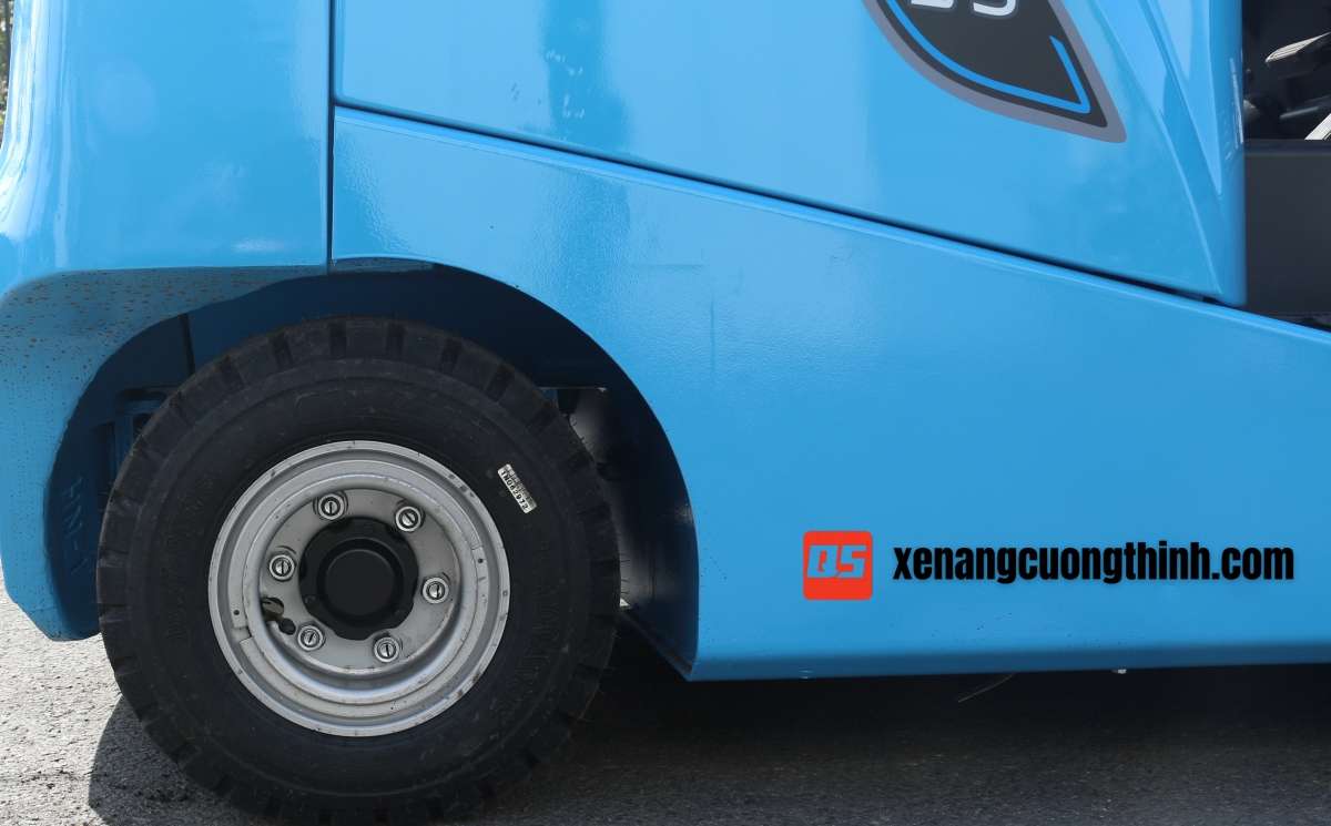 bánh (lốp) xe nâng hàng