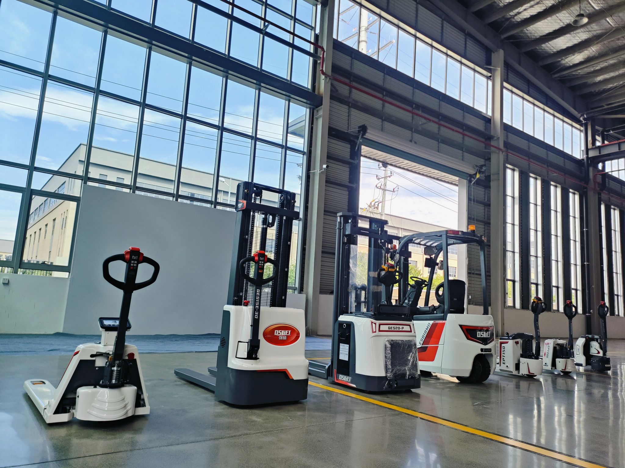 Xe Nâng Cường Thịnh - Đại diện chính thức của QSLift tại Việt Nam