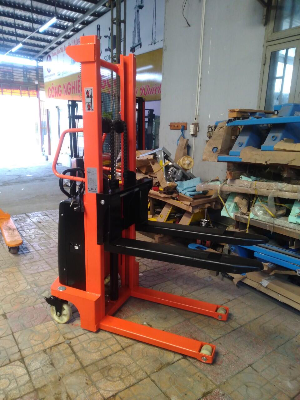 xe nâng bán tự động trung quốc 1 tấn, báo giá xe nâng điện trung quốc,